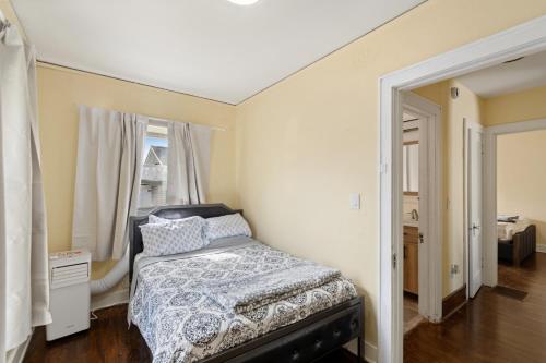 College Area 3BR - image 6