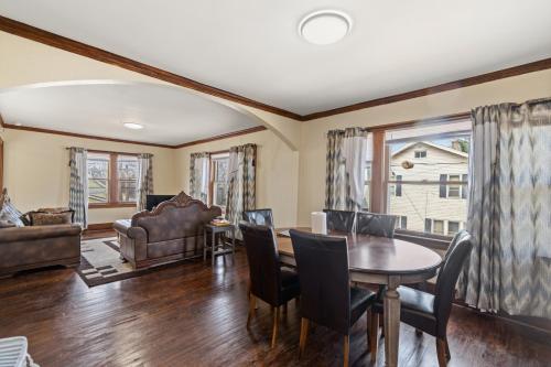 College Area 3BR - image 14