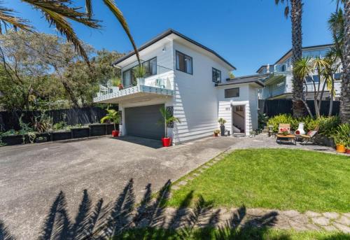 外部景觀, Stylish Coastal Home with Panoramic Views and Private Balcony in 托貝