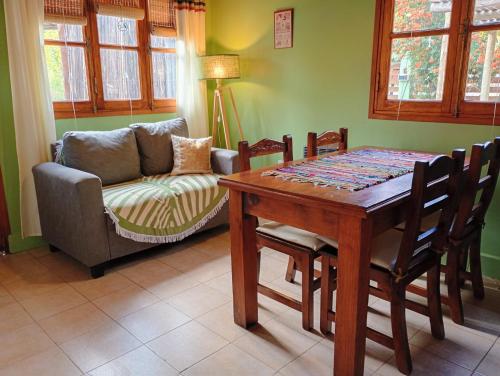 Cabañas Rowal Potrerillos (Cabanas Rowal Potrerillos) in El Salto (Mendoza)