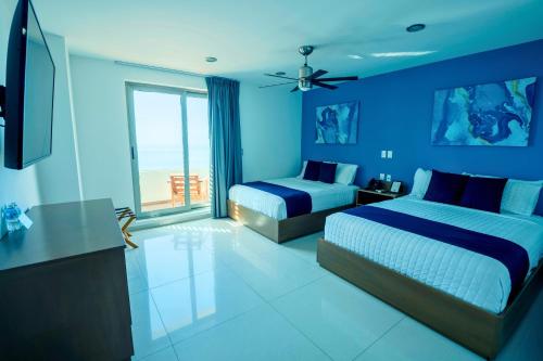2 queen beds