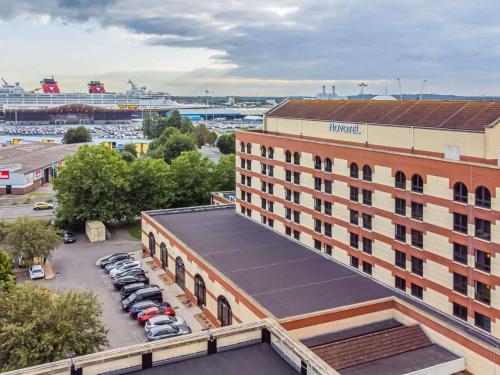Exterior view, Novotel Southampton Hotel in Southampton