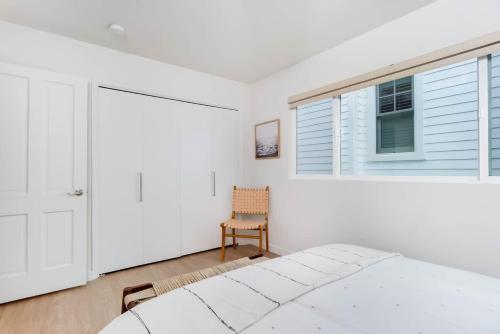 1225 Marine - Balboa Island Beauty – Updated Upper Unit Retreat - image 4