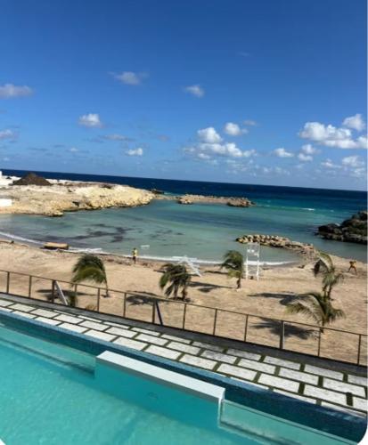 Villa Elegance-3 min Walk to the Beach-20 mins to Ochi Rios in 플랜테이션 빌리지