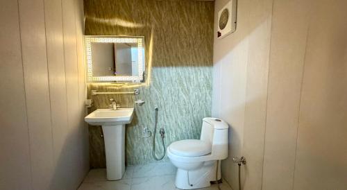 Grand Berkshire Hotel Peshawar - image 2