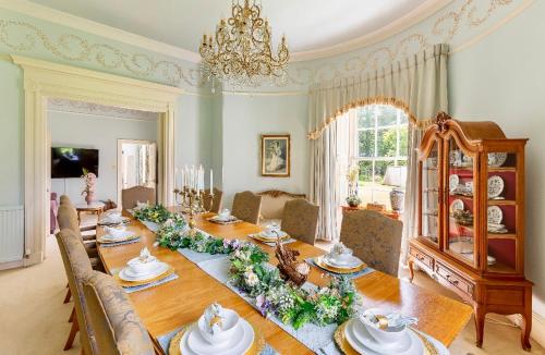 Unique Manor House PLUS Jacuzzi PLUS BBQ Cabin in Мейбоул
