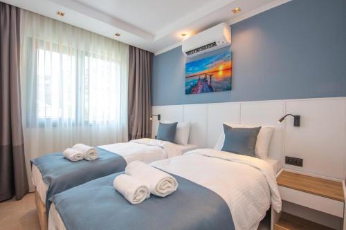 2 bedrooms, 4 beds