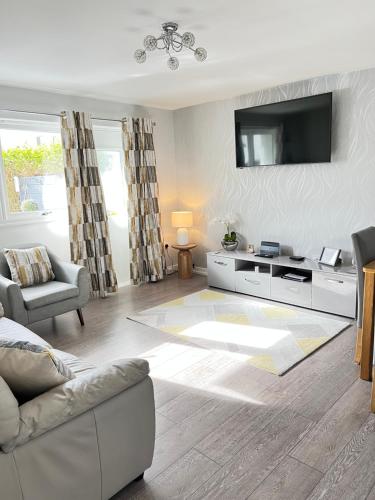 Bright, Airy, 2 Bedroom Apartment in Oban 1