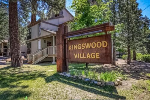 Elegant Condo with a Great Kitchen Fireplace Decks Near Lake and Skiing in Kings Beach (CA)