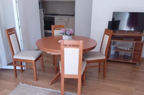 Apartments with parking space Supetar Brac - 24499 - image 2