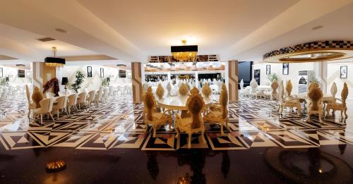Restoran, Mariana Trench Hotel & Leisure Resort in Sumgait
