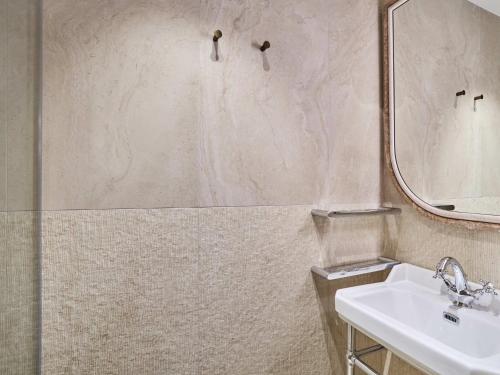Sublim AC Apartment 3 Bdr Saint Germain des Prés - image 7