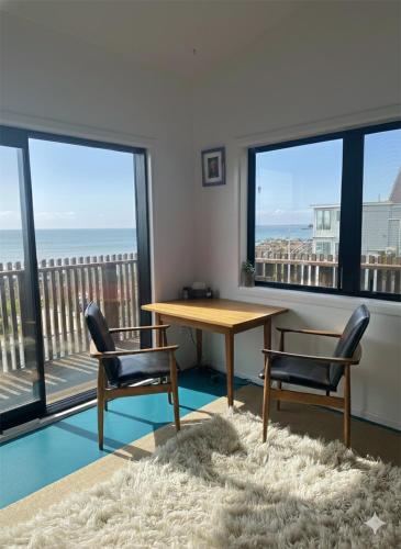 Epic Ocean Views & Outdoor bath in Island Bay