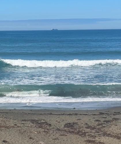 Epic Ocean Views & Outdoor bath in Island Bay