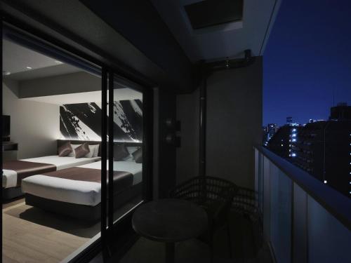 room detail thumbnail 1