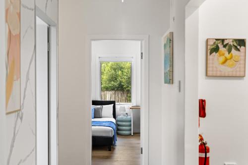 Inviting Double Room with Ensuite Bath Sunlit Comfort at Matraville - Shared Kitchen in Little Bay