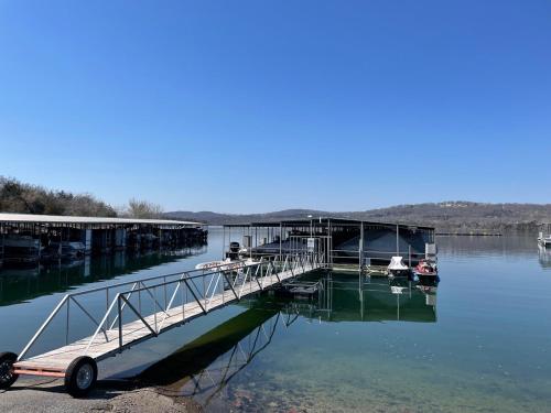 Lakefront Indian Point Condo with Boat Slip by Hunters Friend in Branson, USA