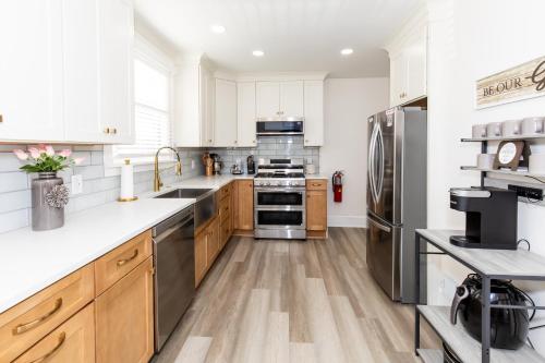 New Group Space - Sleeps 20! Near Sports Center in ヒューロン（OH）