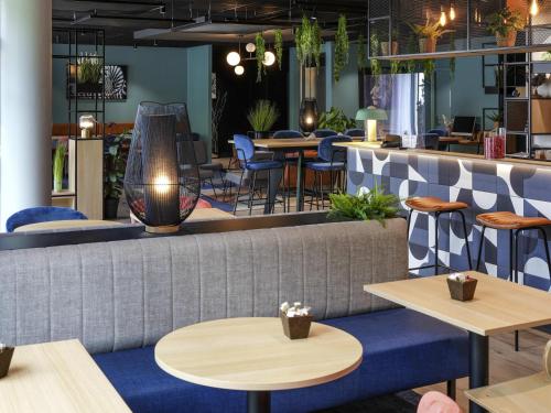 ผับ/เลาจน์, ไอบิส วิเทร ซองทร์ (ibis Vitré Centre) in วีเทร