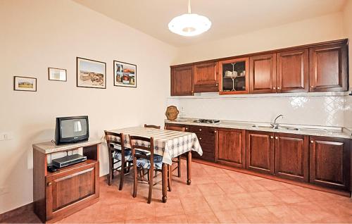 virtuve, Awesome Apartment In Montecatini Val Di Cecina in Montecatini Val Di Cecina