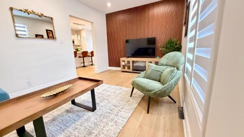 Bright & Cozy Home in Niagara Falls with Free Parking – khách sạn tại Khu vực đường ven song