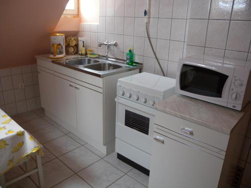  Apartment Balatonkeresztur 2 in 8648 Hegy