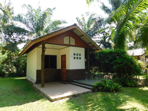 057 รีสอร์ท in Pak Meng Beach