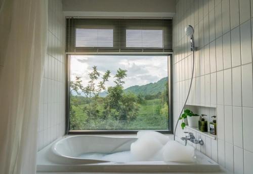 Kin Khaoyai 5 bedrooms in Noen Hom