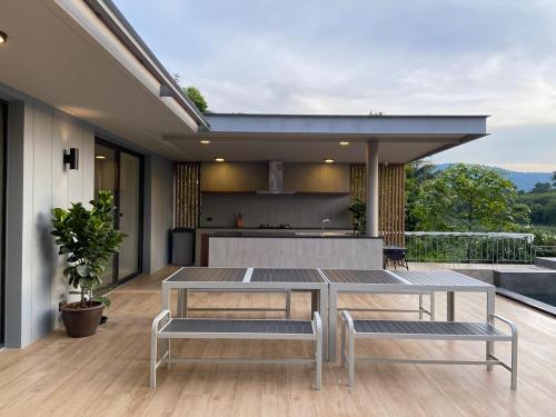 Kin Khaoyai 5 bedrooms in Noen Hom