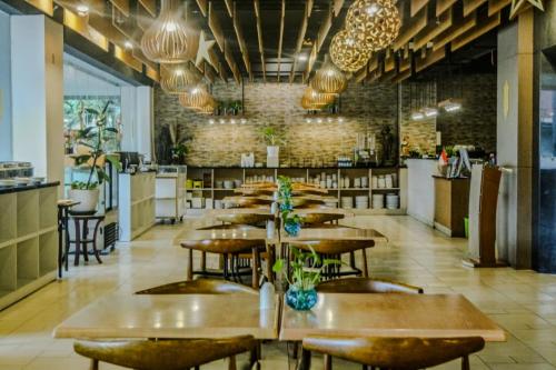 Restaurant, Asyana Pemuda Jakarta  in Rawamangun