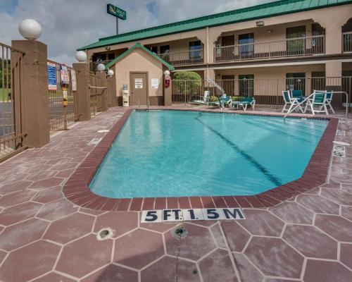 Quality Inn Mt. Pleasant - image 34
