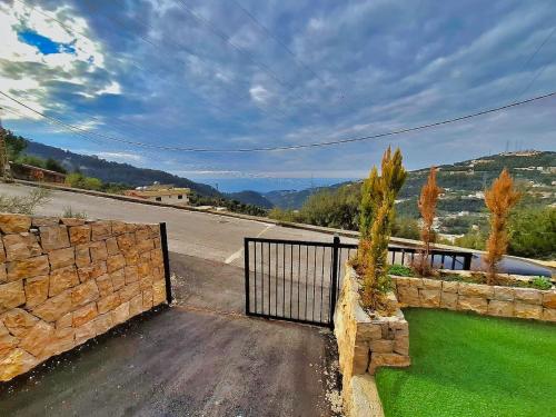 Ghine Duplex 2BR w Garden & Mountain View in Ghbaleh