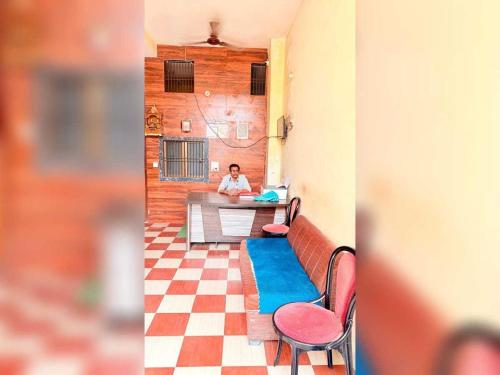 SPOT ON The Wave Inn — other in SH-15/62A-1-P, Shivpur- Panchkoshi Marg, Near Rudra Aishwaryam, Nearby Landmark- Along side Rudra Aishwaryam Apartment Near Sidhhi Vinayak Apartment and Jamuna Seva Sadan Hospital, Varanasi, Varanasi India, 221003
