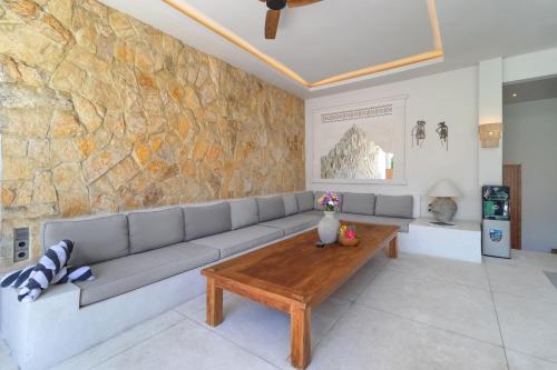 Tropical 3BR Pool Villa Near Canggu Hotspots - image 3
