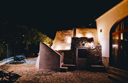 Exterior view, GuestHost - Il Pergolato Charming Trullo & Flat in Sorbola