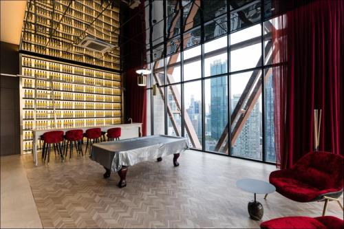 Scarletz Suites KLCC by Winstay - image 2