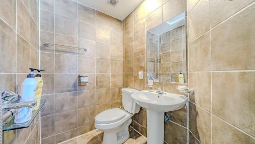 room detail thumbnail 2