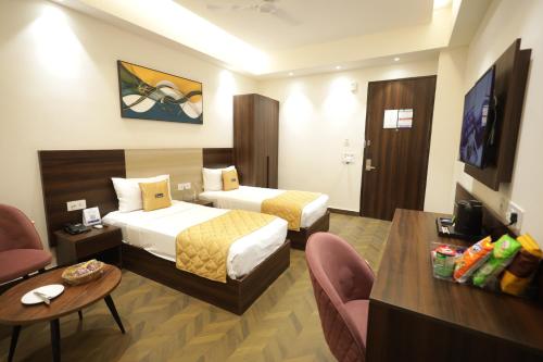 room detail thumbnail 1