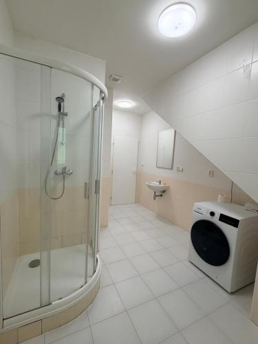 Zuhanyzó, Sleep & Go Czech Republic - Korycany in Uzice U Kralup