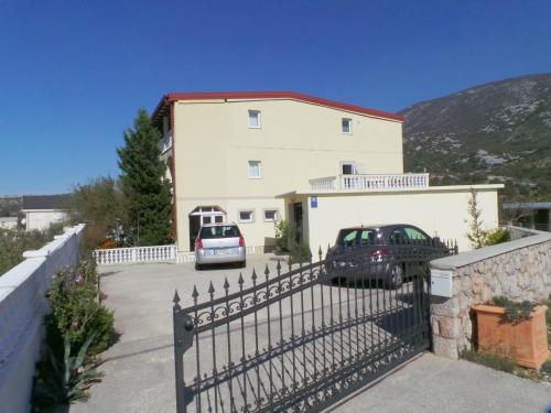  Apartment Cesarica 3, Pension in Cesarica bei Prizna