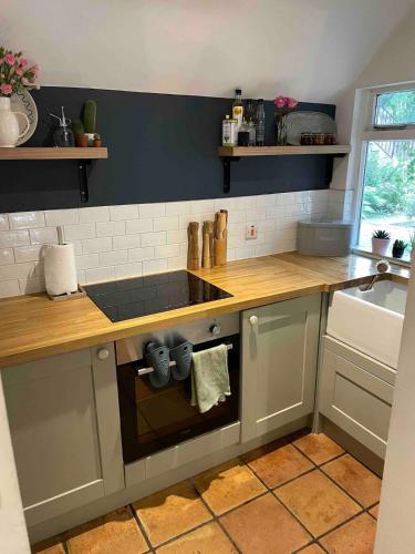 Cosy Cottage near Belfast in 靠近市中心