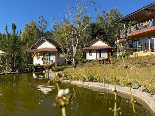 Đồi Lát Homestay (Đoi Lat Homestay) in Lam Ha District