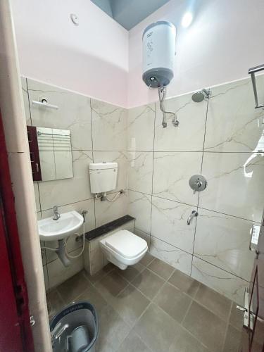 Asoka White Town Homestay - image 4