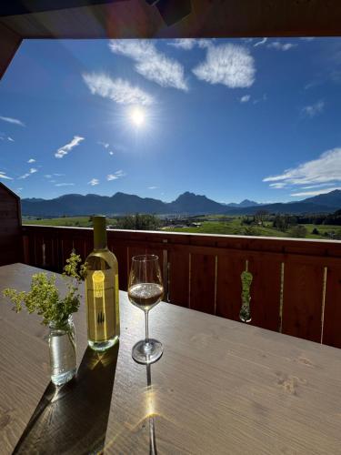 Stöger Chalets - Adults Only mit einzigartigem Panoramablick auf See, Alpen und Schloss Neuschwanstein - nur 2 Einheiten in Rieden, Deutschland
