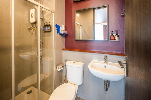 room detail thumbnail 2