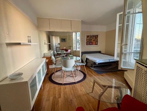 Maison Passy - Quiet Apartment near Eiffel Tower