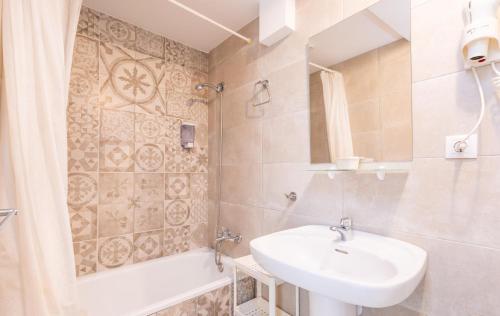 Hotel Antares - image 26