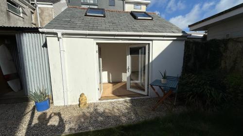 Stylish Garden Room in Newquay nr Beaches, with Parking in 其他地區