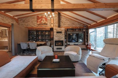Seraphine Chalet in Lumbardh