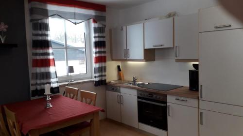 廚房, Gastehaus Frankenwaldhof in 巴特施泰本